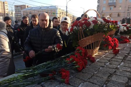 Рязанские коммунисты почтили память героев Великой Отечественной и провели красный автопробег