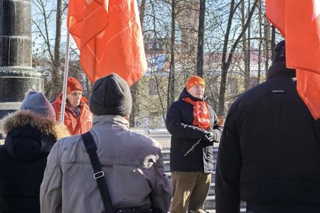 Ивановские коммунисты отметили 107-ю годовщину Красной Армии