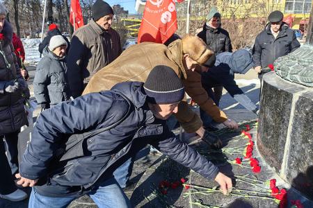 Ивановские коммунисты отметили 107-ю годовщину Красной Армии