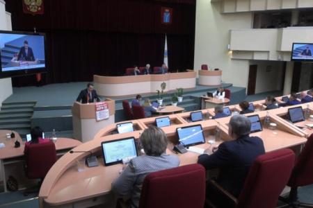 Саратов. В облдуме попытались запретить Народный референдум КПРФ