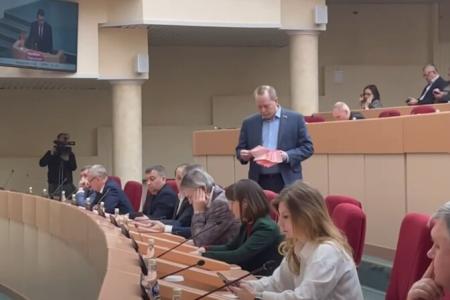 Саратов. В облдуме попытались запретить Народный референдум КПРФ