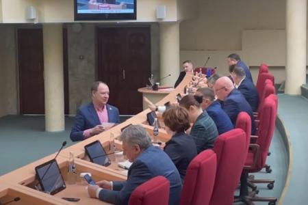 Саратов. В облдуме попытались запретить Народный референдум КПРФ