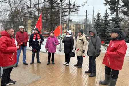 2 февраля, в День Победы в Сталинградской битве, нижегородские коммунисты почтили память тех, кто отдал свою жизнь за нашу свободу