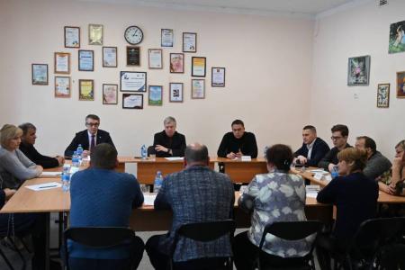 Ульяновская область. В Тереньгульском районе прошла встреча партийного актива с губернатором Алексеем Русских, сенатором РФ Айратом Гибатдиновым и секретарем Ульяновского областного Комитета КПРФ Рамилем Хакимовым