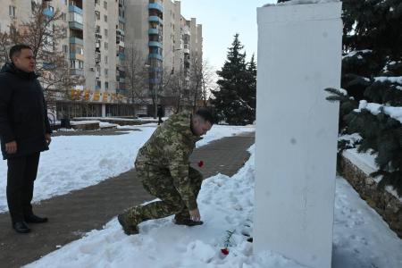 Член ЦК КПРФ, сенатор РФ Айрат Гибатдинов почтил память героев-молодогвардейцев