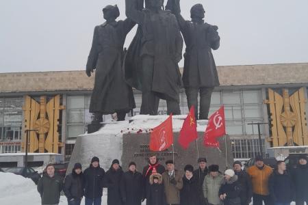 Коммунисты Архангельской области отметили День Советской Армии и Военно-Морского флота