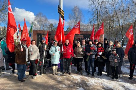Костромские коммунисты достойно отметили День Советской Армии и Военно-Морского Флота!