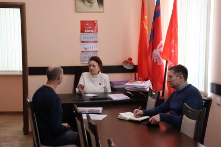 Волгоград. Депутаты фракции КПРФ провели прием граждан по личным вопросам