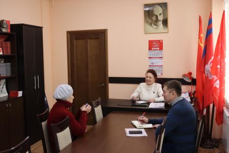 Волгоград. Депутаты фракции КПРФ провели прием граждан по личным вопросам