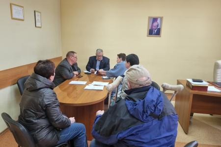 Руководитель фракции КПРФ в Московской областной Думе Александр Наумов провел прием жителей в Домодедове