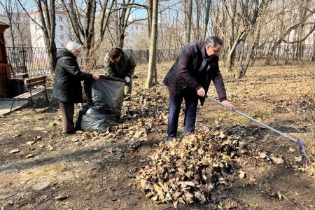 Подмосковные коммунисты провели Ленинский субботник на территории Обкома
