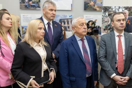 Участники Арктического форума КПРФ посетили в Салехарде выставку, посвящённую военкору-коммунисту Ростиславу Журавлёву