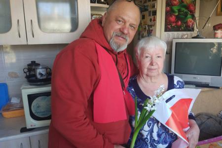 Калужские коммунисты поздравили женщин-ветеранов с праздником 8 Марта