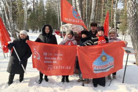 Тюменские коммунисты возложили цветы к бюсту И.В. Сталина