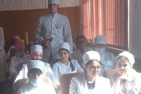 Краснодарский край. Коммунист-депутат Н.И. Осадчий встретился с коллективом Кропоткинского медицинского колледжа