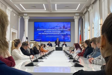Начался визит заместителя Председателя ЦК КПРФ Д.Г. Новикова во Владимир