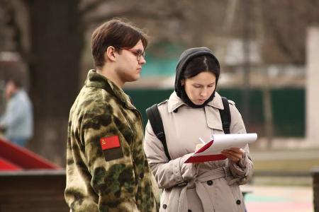Денис Парфенов: Жители ЮВАО против строительства магистрали и за сохранение сквера Плющево!