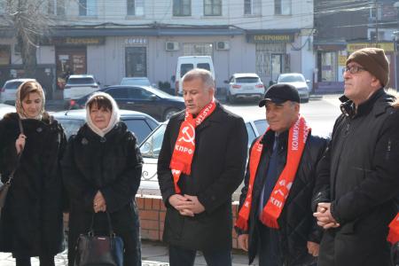 Коммунисты Дагестана почтили память И.В. Сталина