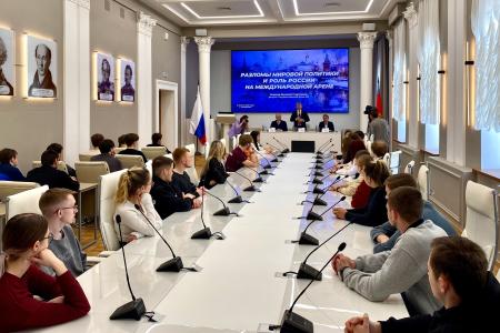 Начался визит заместителя Председателя ЦК КПРФ Д.Г. Новикова во Владимир