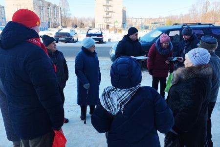 Руководство Ивановского обкома КПРФ провело встречи с жителями города Заволжск