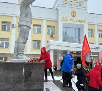 Коммунисты Марий Эл и работники «Звениговского» почтили память Иосифа Виссарионовича Сталина
