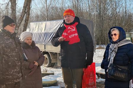 Руководство Ивановского обкома КПРФ провело встречи с жителями города Заволжск