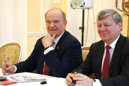 Геннадий Зюганов выпускникам Центра политической учёбы:  “Вы – крепкие ребята. Партия на вас надеется”