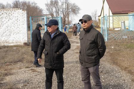 Республика Калмыкия. Лидер местных коммунистов Николай Нуров провел встречи с избирателями в Большом Царыне и Малых Дербетах