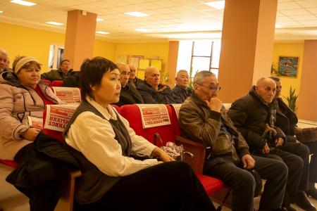 Республика Калмыкия. Лидер местных коммунистов Николай Нуров провел встречи с избирателями в Большом Царыне и Малых Дербетах