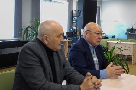Республика Калмыкия. Лидер местных коммунистов Николай Нуров выступил перед избирателями в селе Садовое