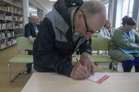 Республика Калмыкия. Лидер местных коммунистов Николай Нуров выступил перед избирателями в селе Садовое