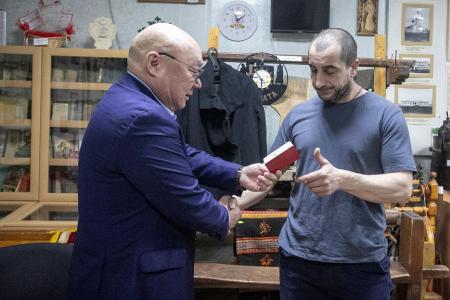 Глава фракции КРО КПРФ в парламенте  Калмыкии Николай Нуров провел в Яшалте встречу с избирателями и пленум райкома партии