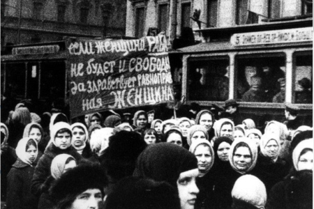 Сергей Обухов про разное прочтение праздника 8 Марта: от революции и борьбы за права до признания в любви