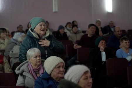 Максим Амелин: Мы никому не нужны! Так говорили жители посёлка Комсомольский Оренбургской области на встрече с депутатом Госдумы Ниной Останиной и активом фракции КПРФ Оренбуржья
