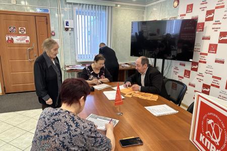 Коммунисты Ненецкого автономного округа продолжают проводить Народный референдум по пяти важным вопросам