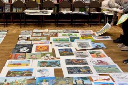 «Салют, Победа!». В Саратове состоялся первый этап подведения конкурса творческих работ по живописи, графике и скульптуре