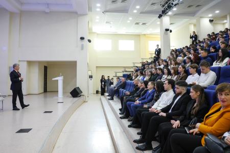 Дмитрий Новиков провёл встречу со студентами Северо-Кавказского федерального университета