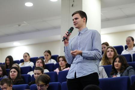 Дмитрий Новиков провёл встречу со студентами Северо-Кавказского федерального университета