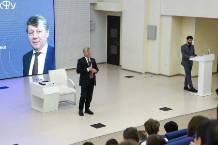 Дмитрий Новиков провёл встречу со студентами Северо-Кавказского федерального университета