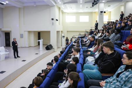 Дмитрий Новиков провёл встречу со студентами Северо-Кавказского федерального университета