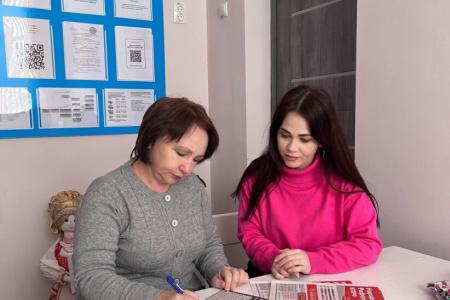 Кабардино-Балкария. Коммунист Марина Сивишкина проводит активную работу по привлечению граждан к участию в Народном референдуме КПРФ