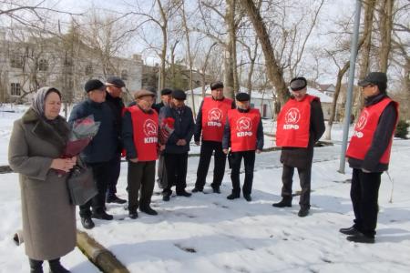Коммунисты Дагестана почтили память И.В. Сталина