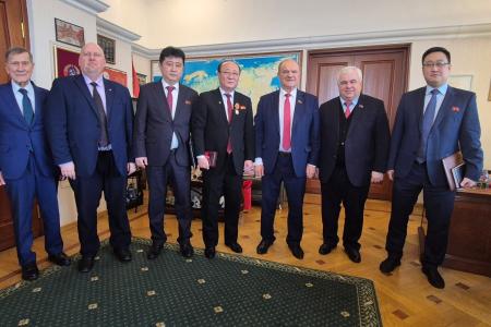 Состоялась встреча Председателя ЦК КПРФ Г.А. Зюганова с Послом КНДР в РФ Син Хон Чхолем