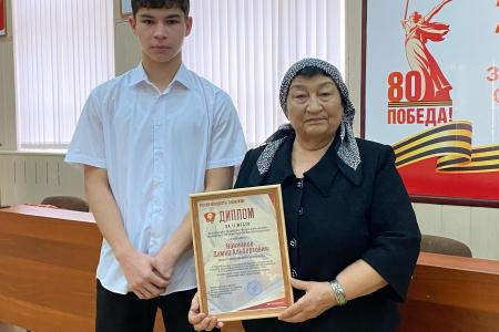 Камила Тамбиева и Дамир Найманов из Карачаево-Черкесии стали победителями Всероссийского конкурса Ленинского комсомола "Человек стальной воли", посвященного 120-летию писателя Николая Островского