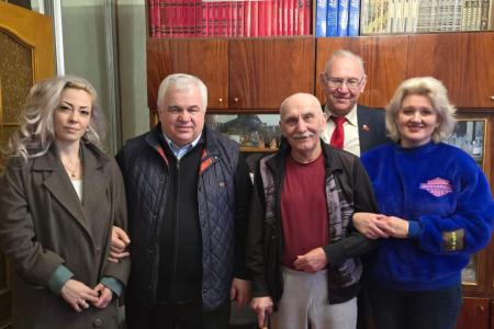 Делегация КПРФ во главе с Казбеком Тайсаевым прибыла в Донецкую Народную Республику