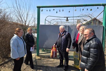 Делегация КПРФ во главе с Казбеком Тайсаевым прибыла в Донецкую Народную Республику