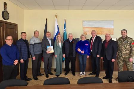Делегация КПРФ во главе с Казбеком Тайсаевым прибыла в Донецкую Народную Республику