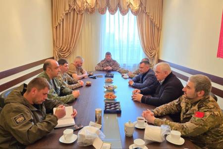 Делегация КПРФ во главе с Казбеком Тайсаевым прибыла в Донецкую Народную Республику