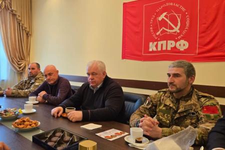 Делегация КПРФ во главе с Казбеком Тайсаевым прибыла в Донецкую Народную Республику