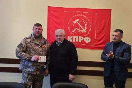 Делегация КПРФ во главе с Казбеком Тайсаевым прибыла в Донецкую Народную Республику
